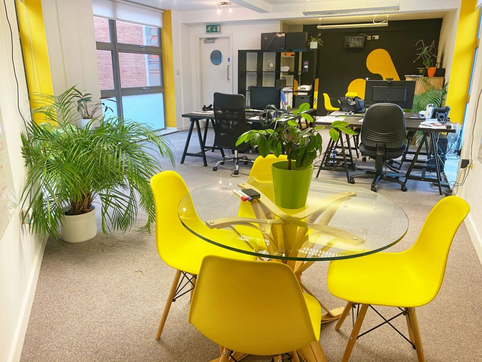 DeskDotSpace Ltd / Europe / United Kingdom / Sheffield
