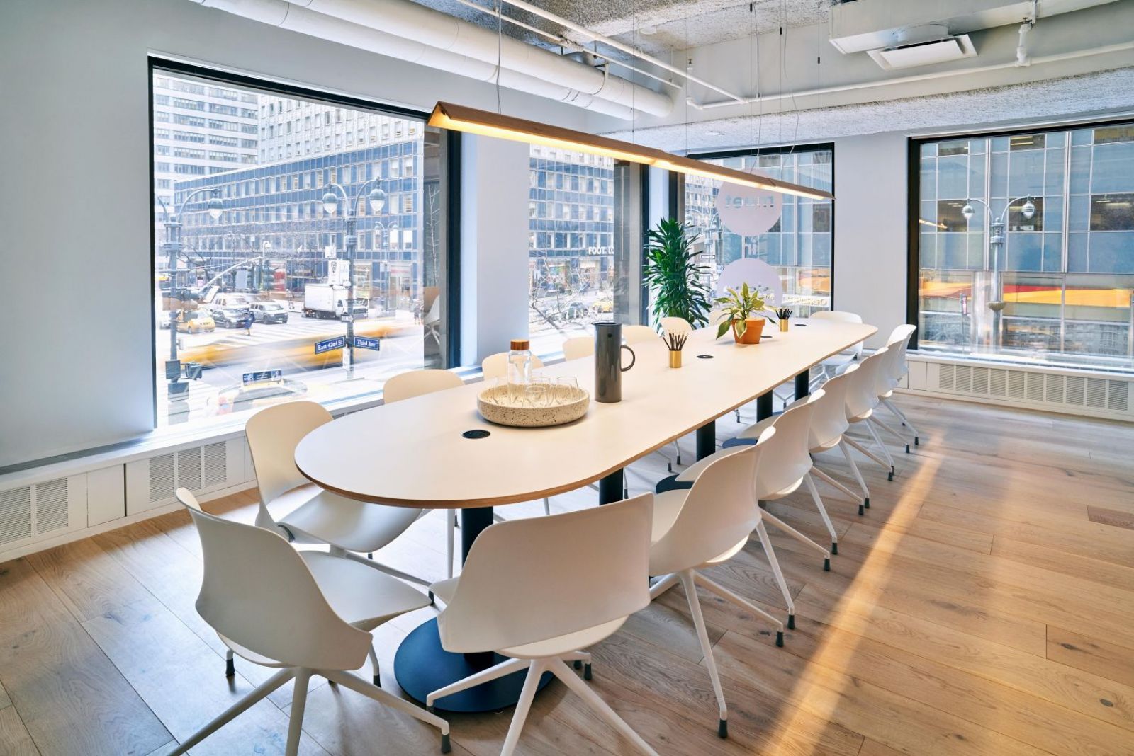Meet in Place - Midtown, NYC / North America / United States / New York / NYC