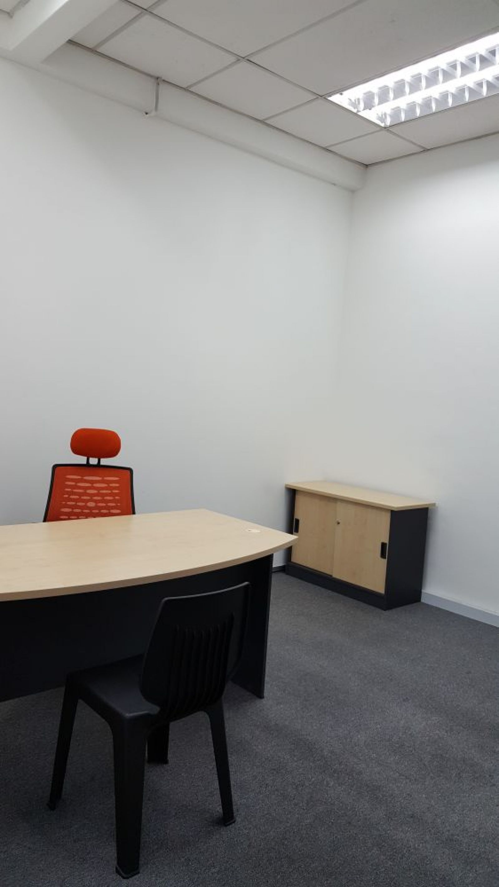 MEN INN WORK / Asia / Malaysia / Johor Bahru