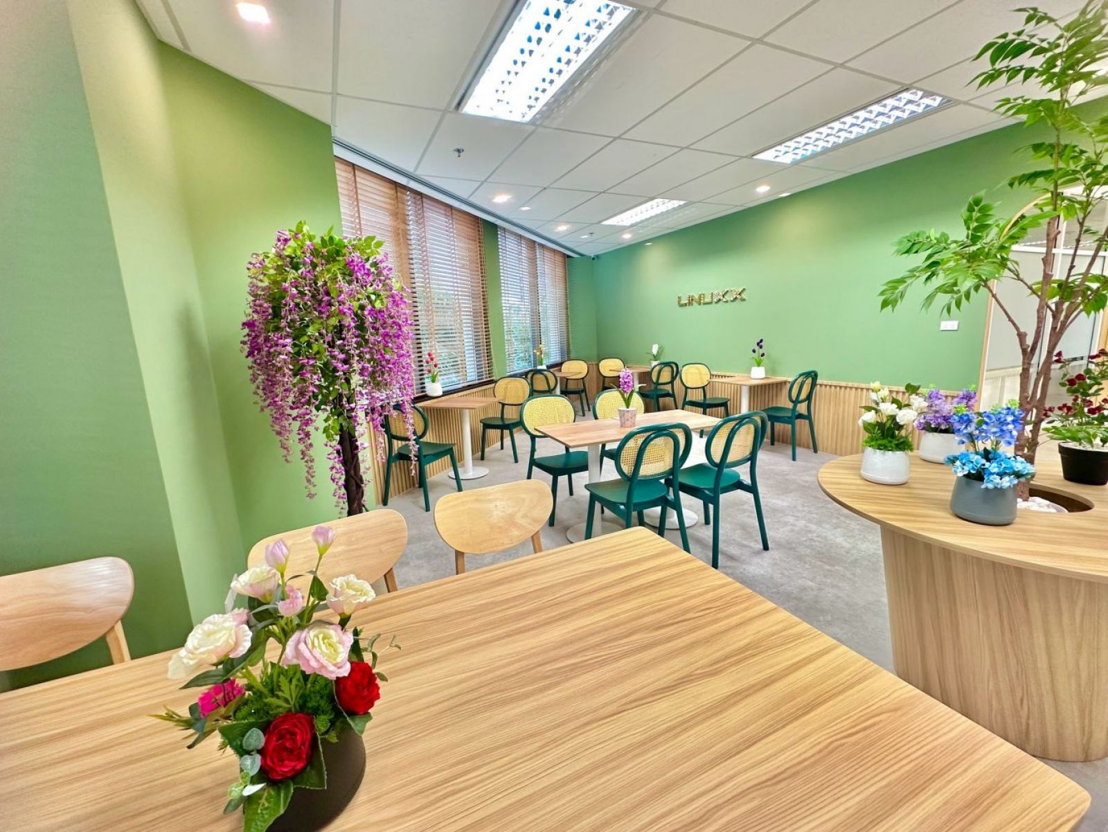 Linuxx Serviced Offices - Emporium Tower 9th Fl. / Asia / Thailand / Bangkok