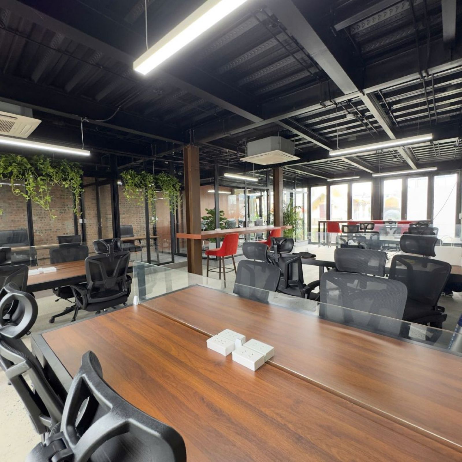 Ken Cowork / Asia / Vietnam