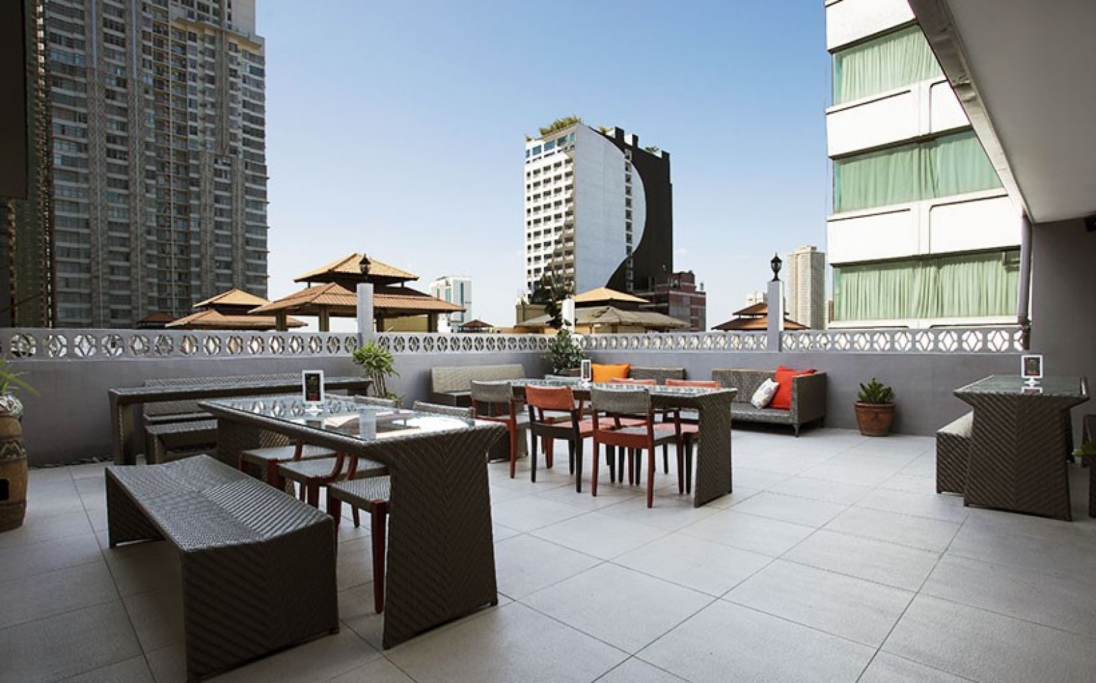 VOffice - Mavenue Building / Asia / Philippines / Makati