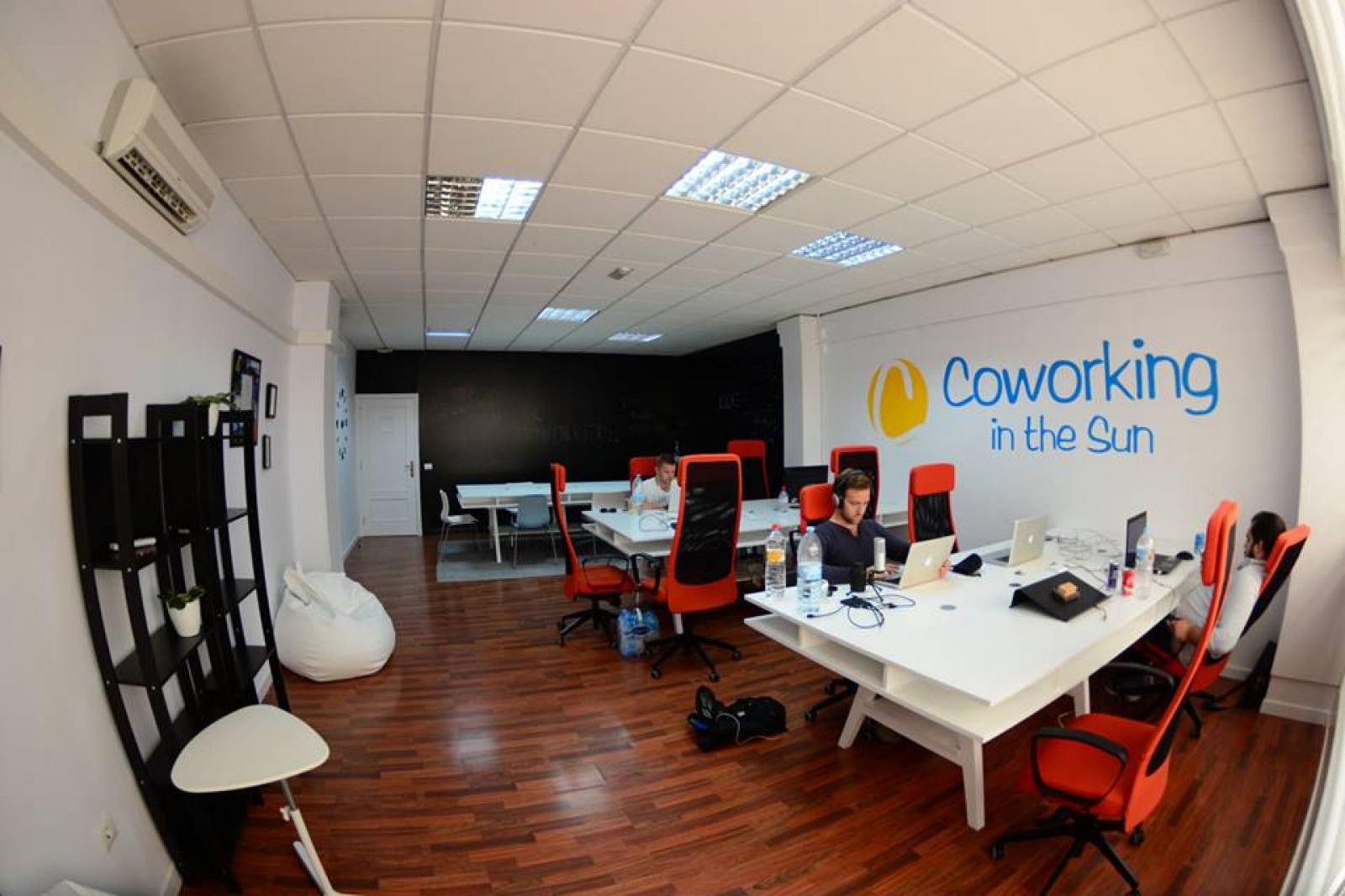 Coworking in the Sun / Europe / Spain / Tenerife / Puerto De La Cruz