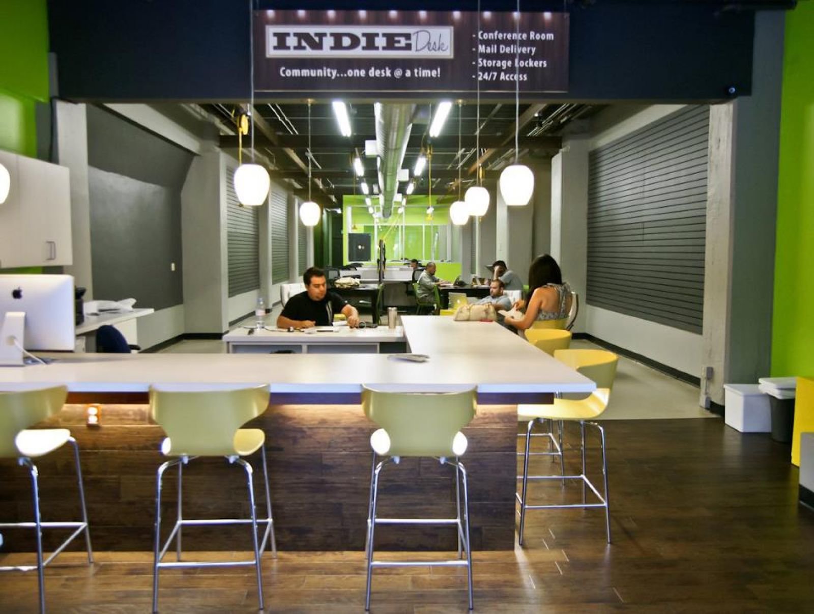 Coworking Indie Desk in Los Angeles