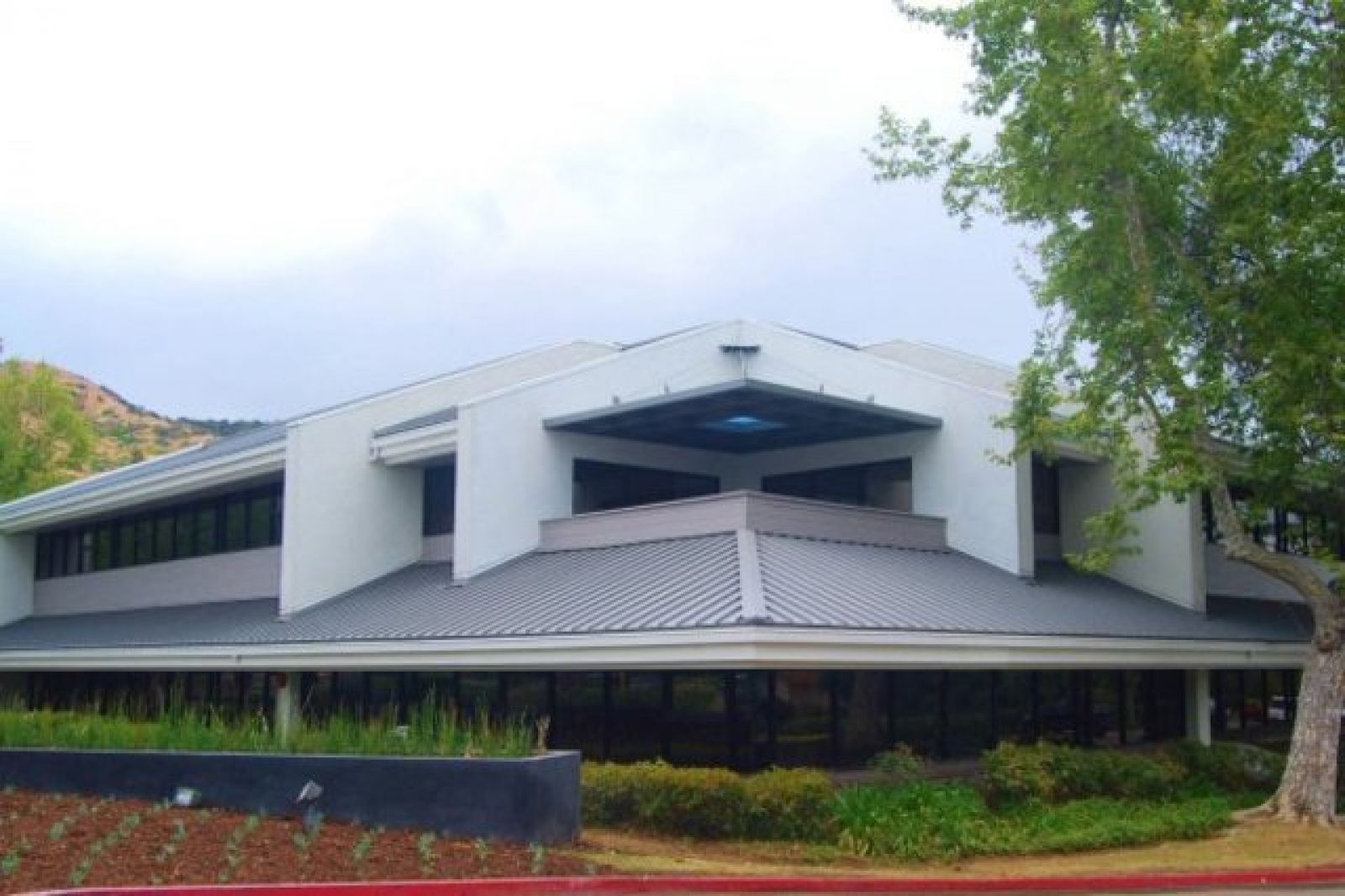 Hub101 / North America / United States / California / Westlake Village