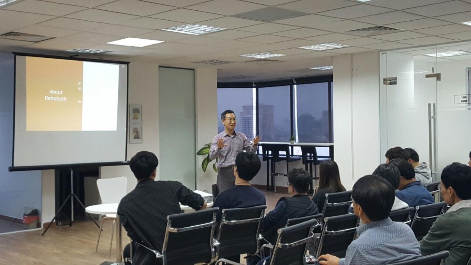 Innovation Hub Business Incubator / Asia / Vietnam / Hanoi