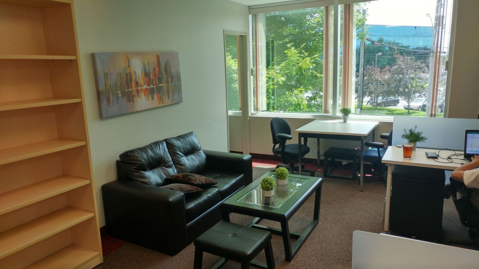 Queensway BizLounge - TCC Canada / North America / Canada / Ottawa