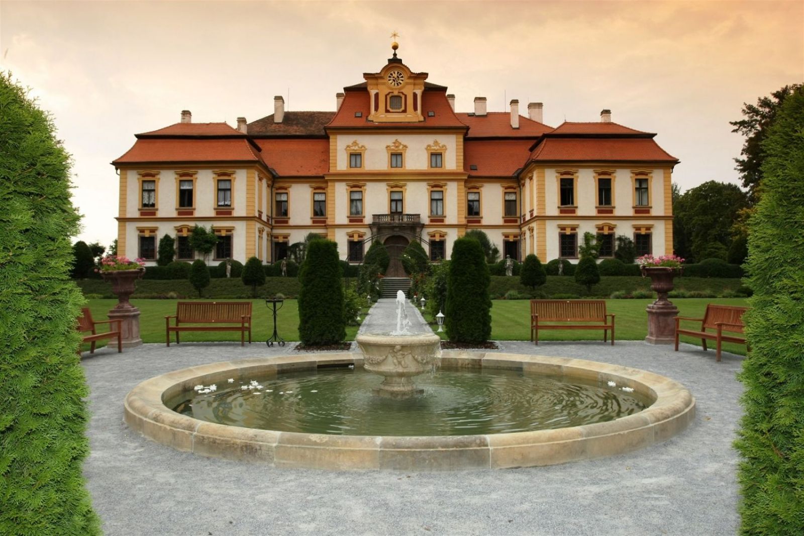 Chateau Jemniste - Apartment Frantisek / Europe / Czech Republic / Jemniste