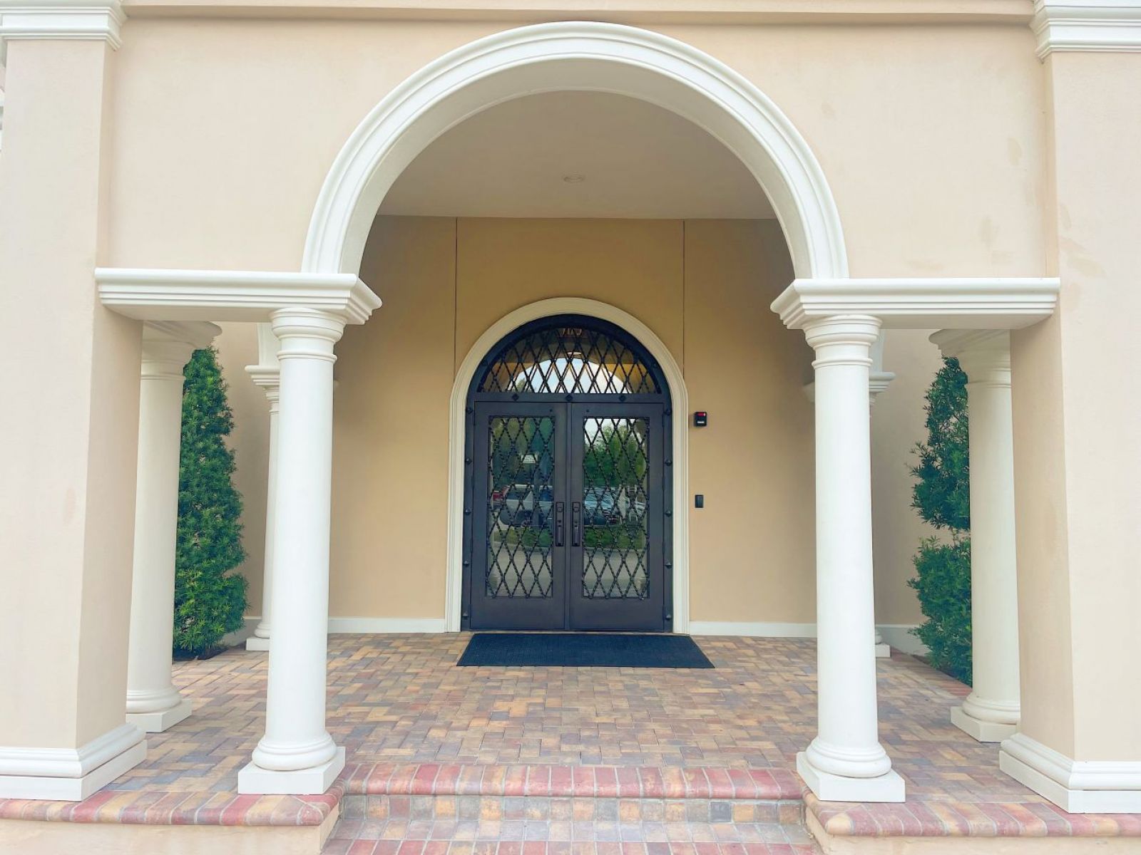 SOAR Co-Working at Tampa Palms Professional Center / North America / United States / Florida / Tampa