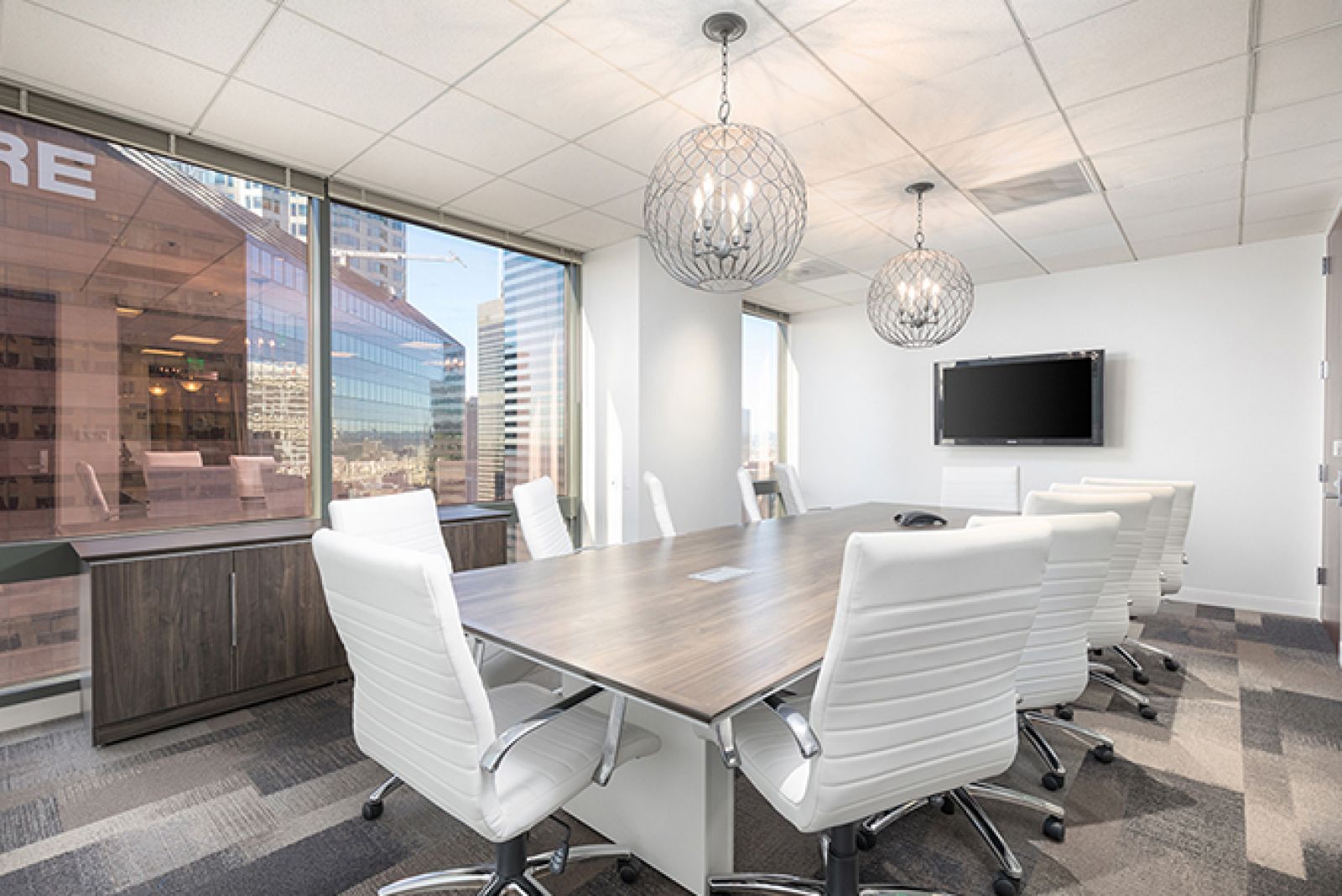 Premier workspaces - Wells Fargo Center / North America / United States / California / Los Angeles