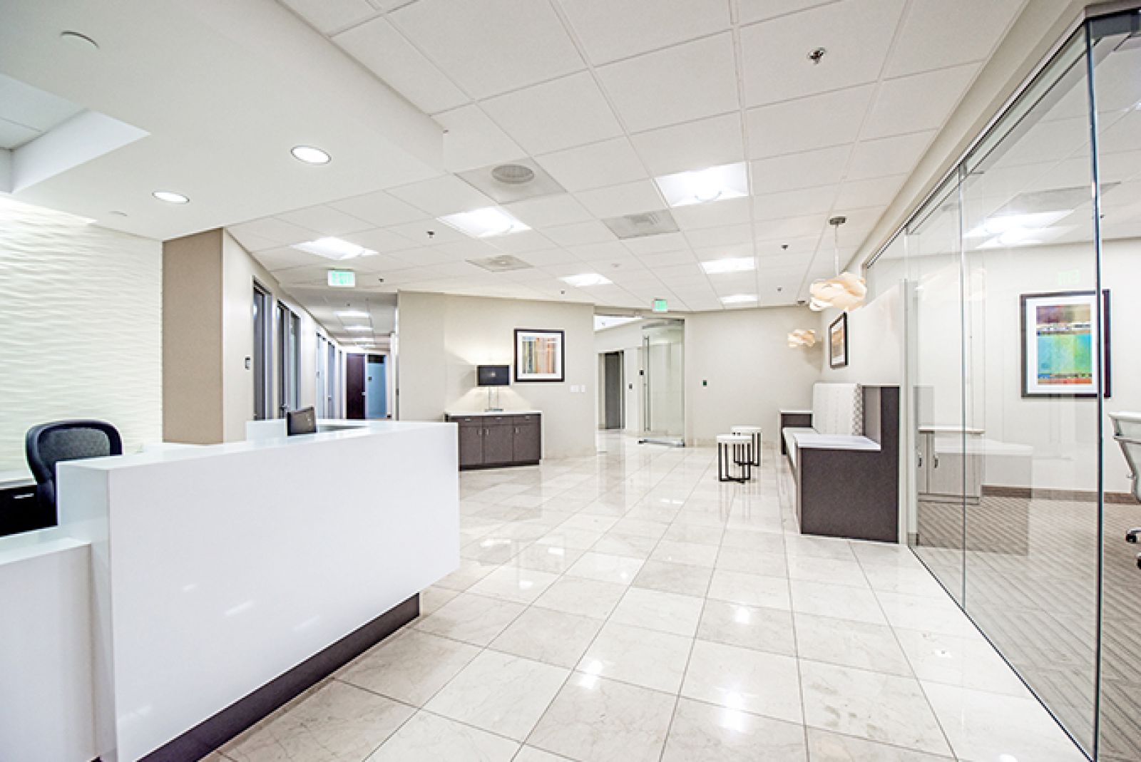 Premier workspaces - Del Mar Corporate Plaza / North America / United States / California / San Diego