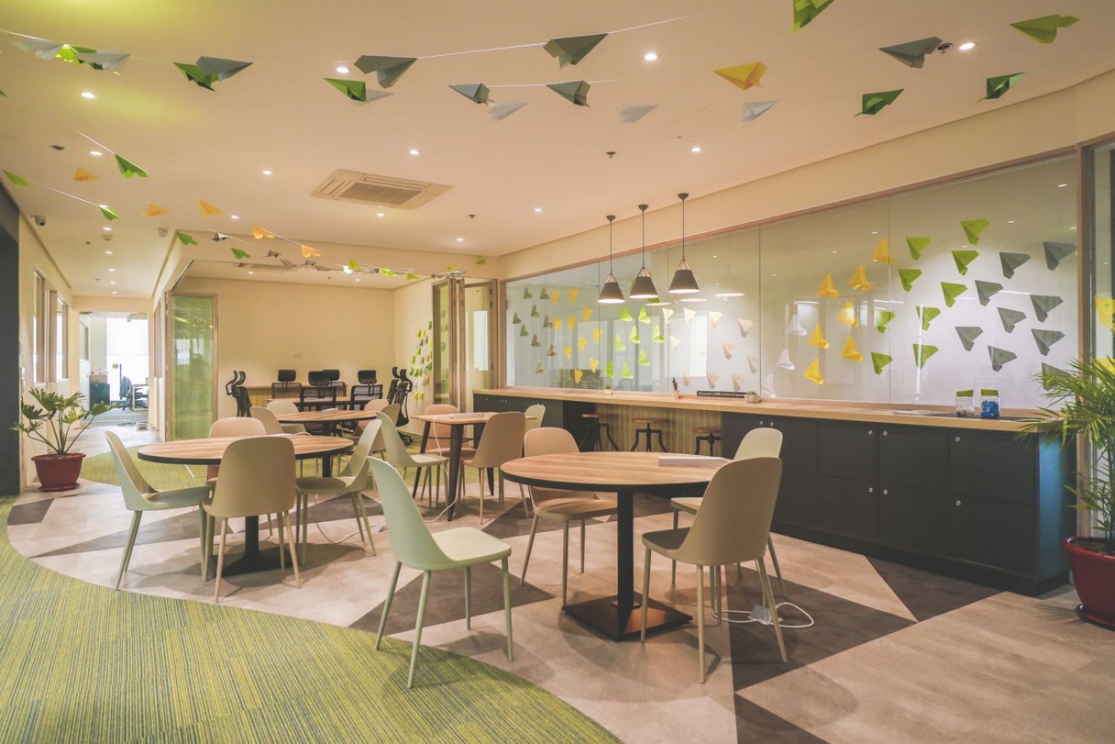 Launchpad Coworking One Griffinstone / Asia / Philippines / Muntinlupa