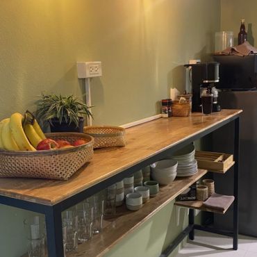 Kitchen amenities (unlimited coffee,snacks,fruits,soda water an d free beer on Friday!)