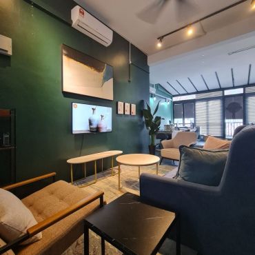 Lounge / collaboration with smart TV