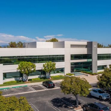 GRAND OPENING SPECIALS – MODERN TEAM SUITES AND PRIVATE OFFICES AVAILABLE