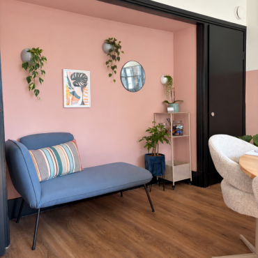 You can find all information about our Pink Space here: https://www.space4.nl/vergaderruimtes/pink-space/