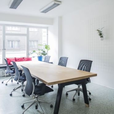 Coworkingový prostor pro 6 lidí / Coworking place for 6 people