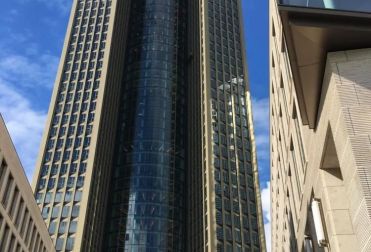 k1 BusinessClub Tower185