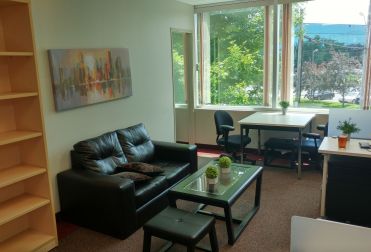 Queensway BizLounge - TCC Canada