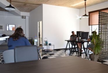 Golden Creative: Co-Work & Creative Studio