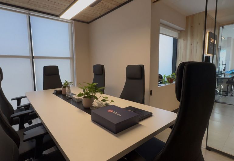 Business Hub  by Fahdan